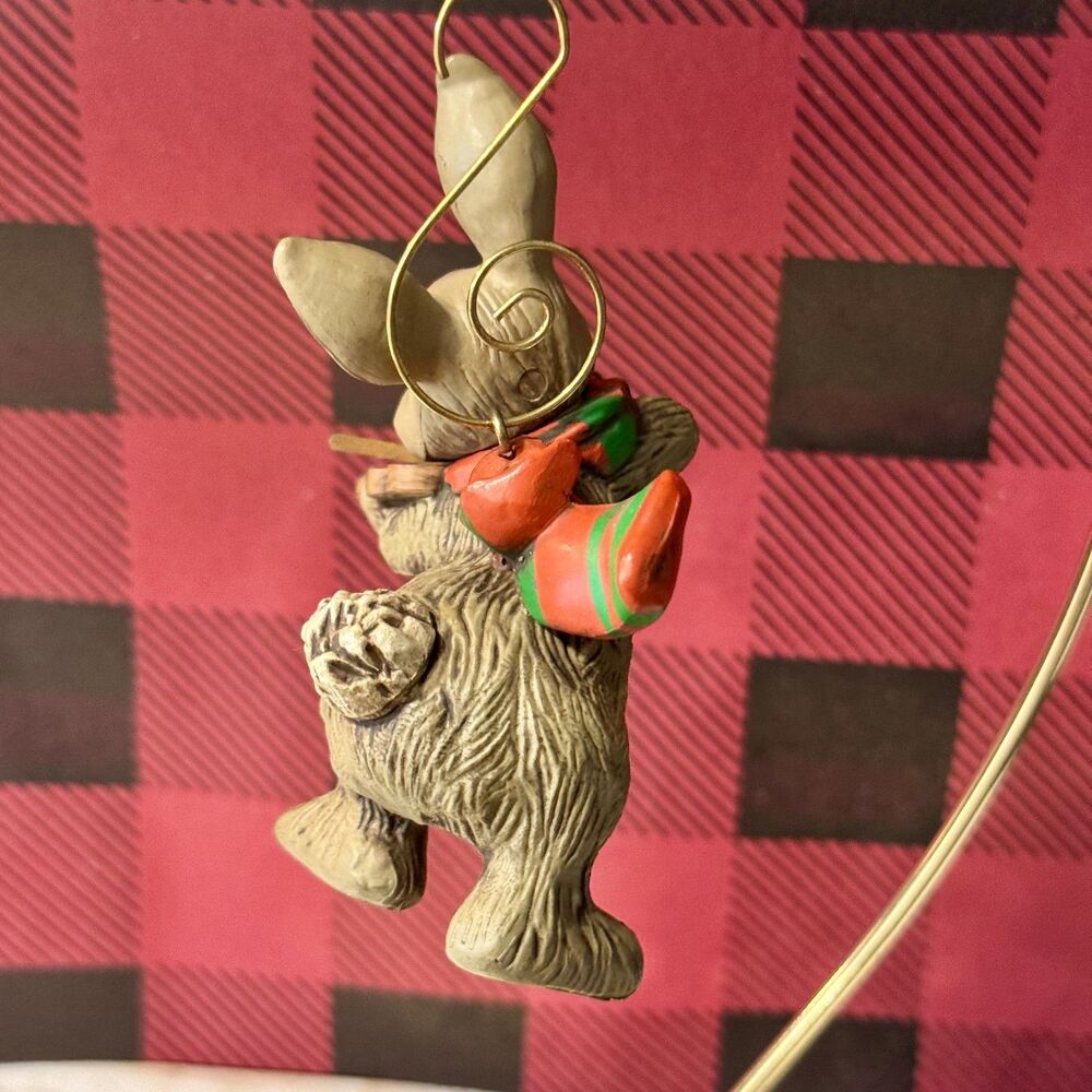 1981 Hallmark The Friendly Fiddler Bunny Rabbit Christmas Keepsake Ornament - Picture 3 of 4
